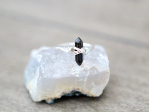 Crest Ring - Obsidian