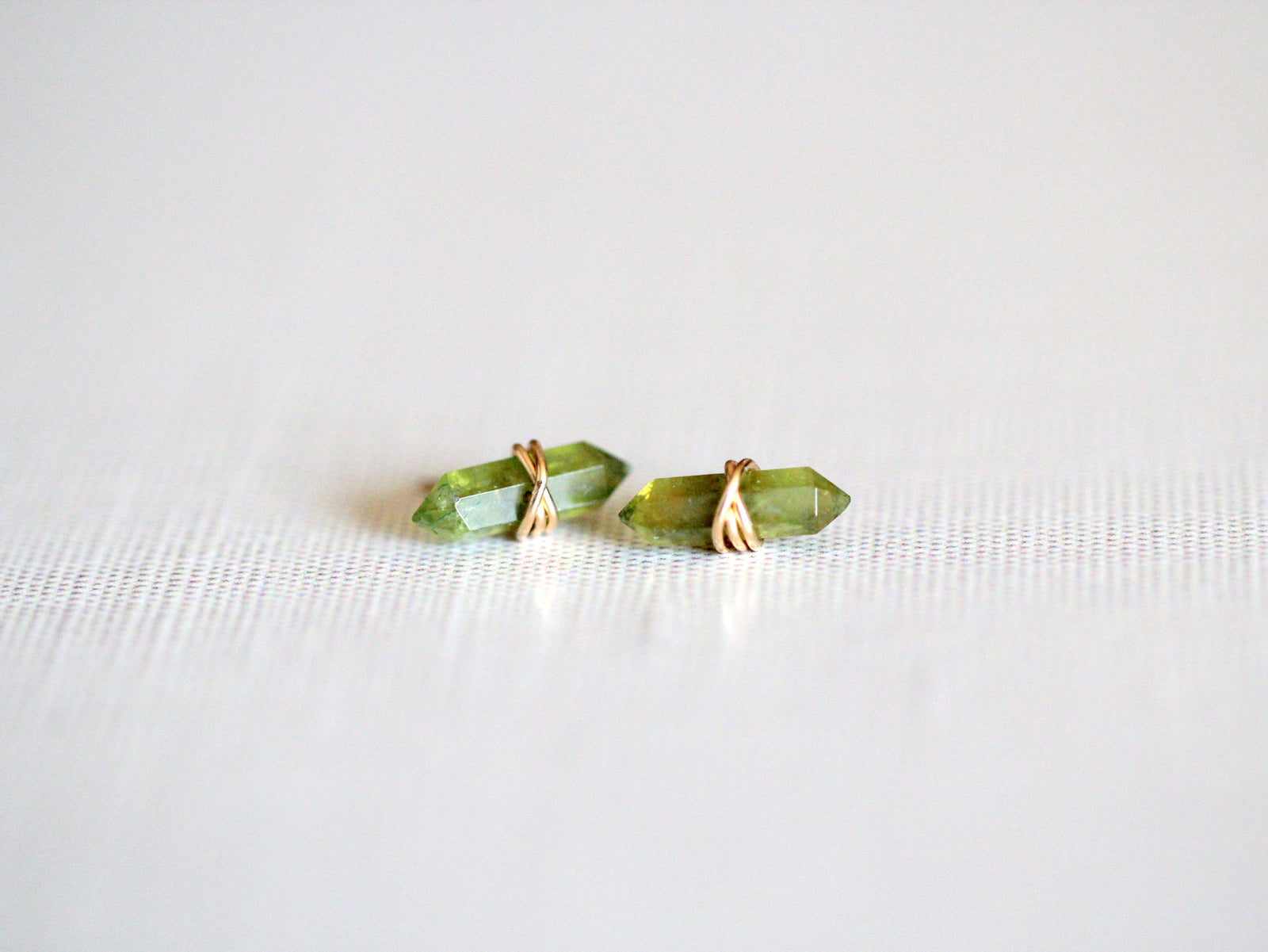 Crest Studs - Peridot
