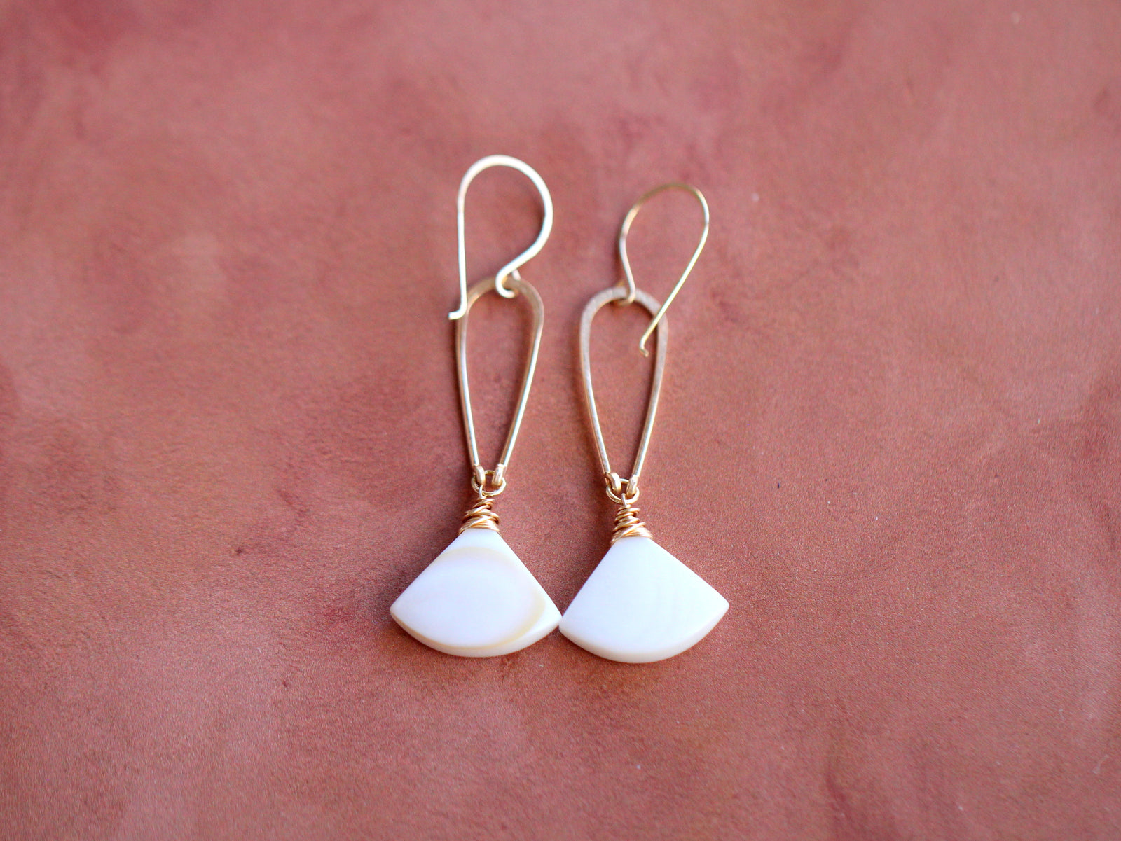 Bombay Earrings - Mother of Pearl