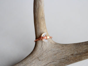 Mini Moonbeam Ring - Mother of Pearl