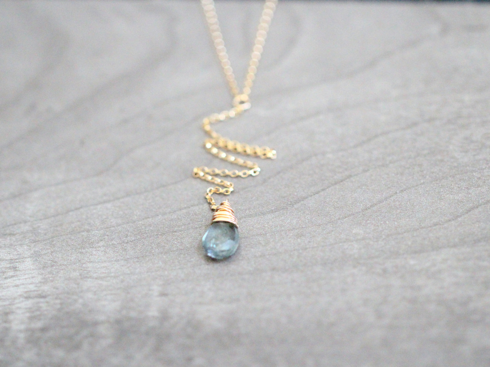 Moss Aquamarine Lariat Necklace