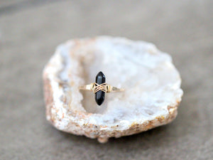 Crest Ring - Obsidian