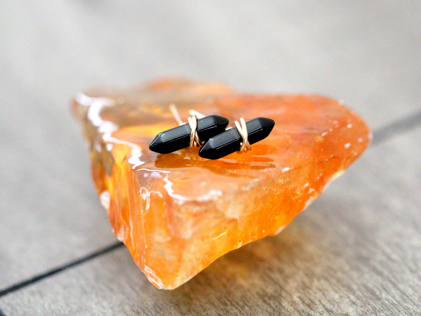 Crest Studs - Obsidian