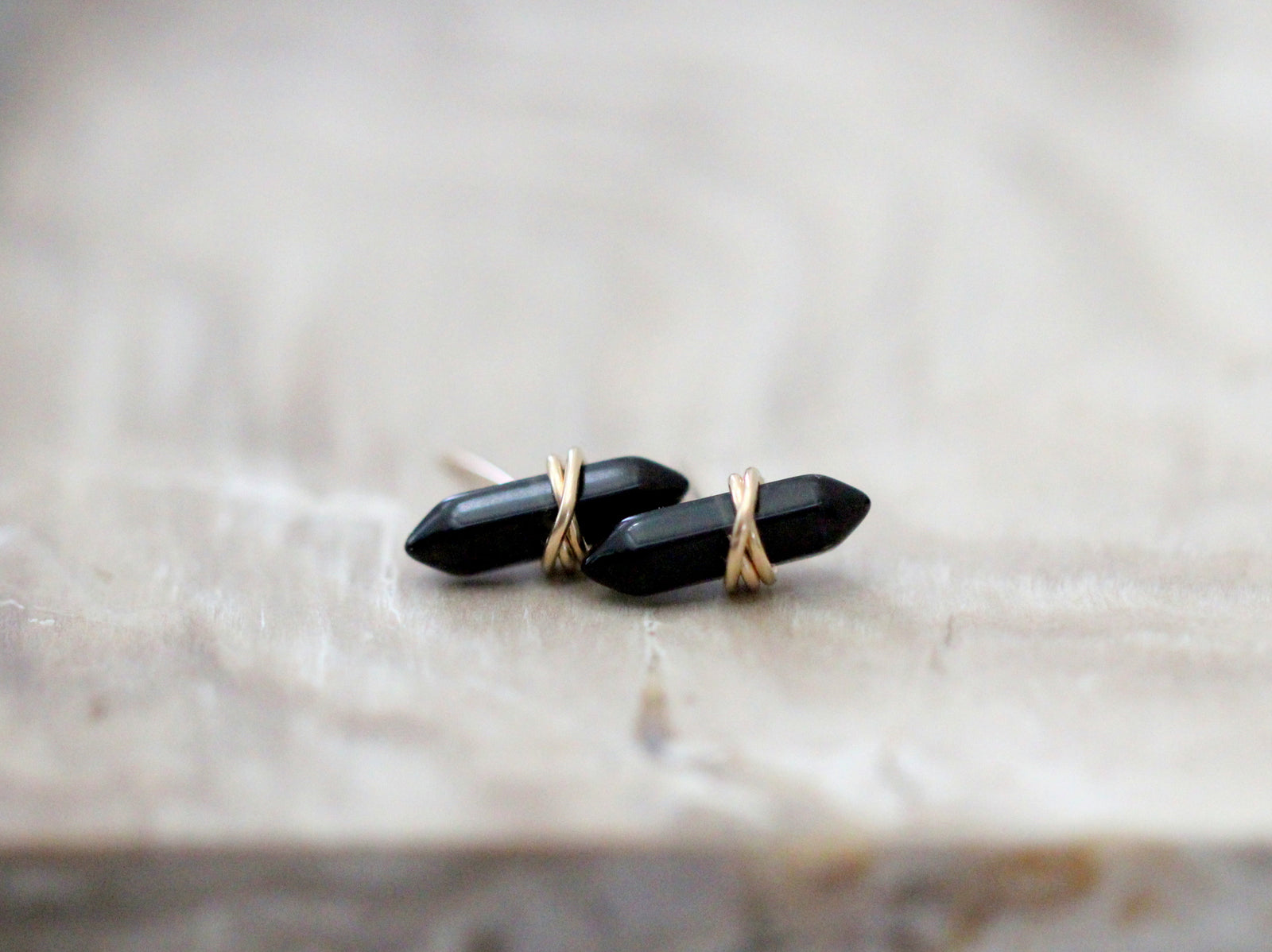 Crest Studs - Obsidian