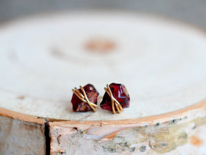 Comet Studs - Garnet