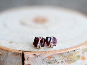 Comet Studs - Garnet