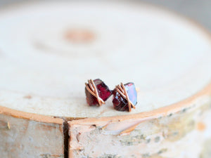 Comet Studs - Garnet