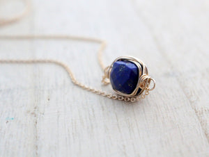 Lapis Lazuli Bezel-Style Necklace - Gold