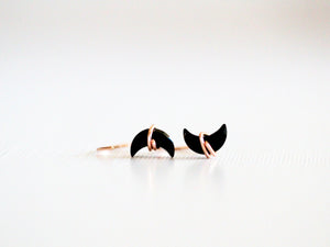 Moonbeam Hug Hoops - Black Agate