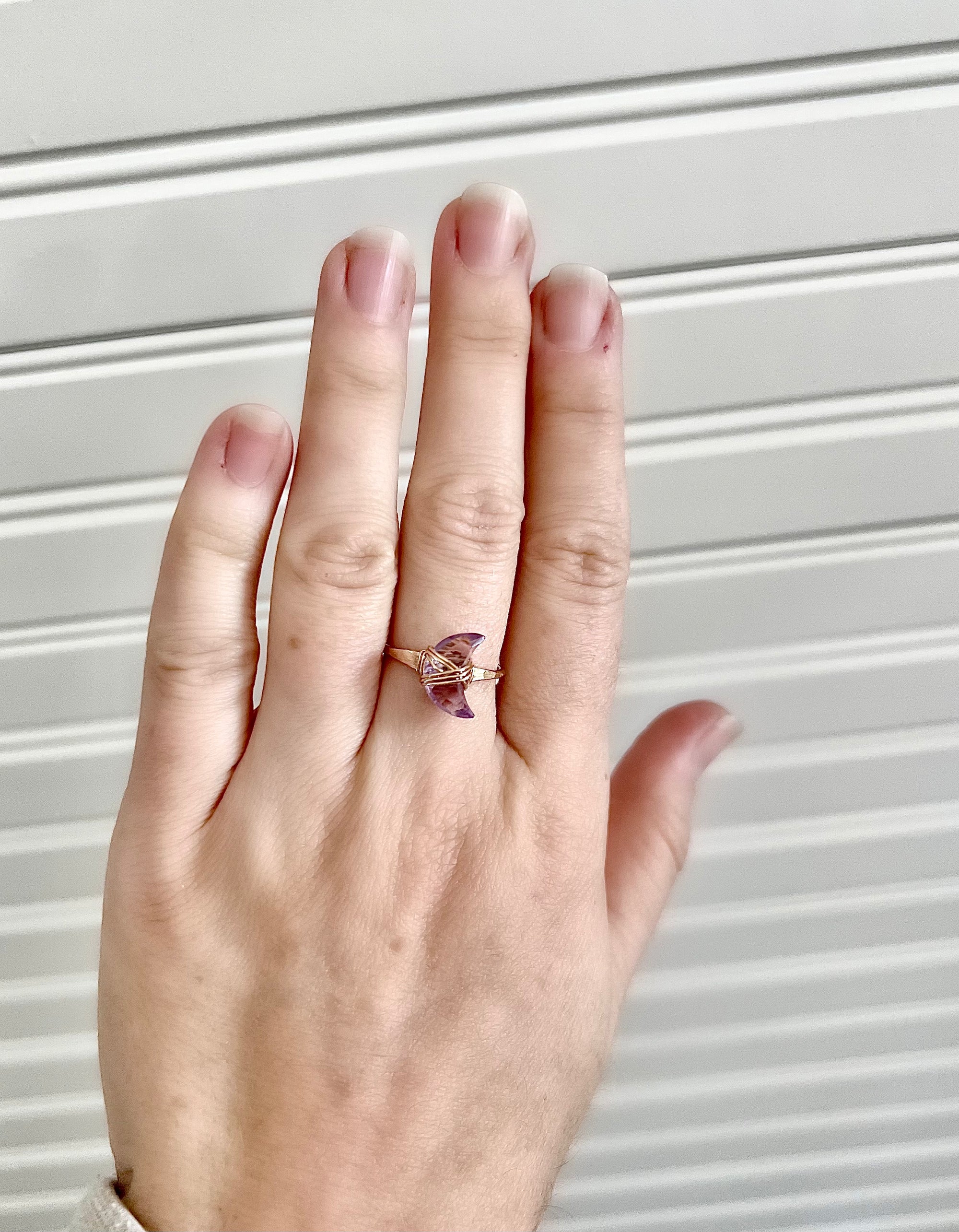 Moonbeam Ring - Amethyst